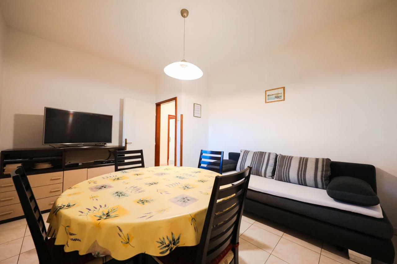 Apartman Antisin ซาดาร์ ภายนอก รูปภาพ